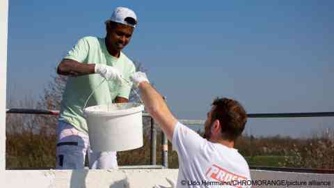 From file: Resettled refugees have permission to work in Germany | Photo: Udo Herrmann / CHROMORANGE / picture alliance