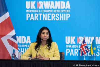 Suella Braverman said after a visit to Rwanda that she was looking forward to "operationalize the partnership" | Photo: AP Photo / picture alliance