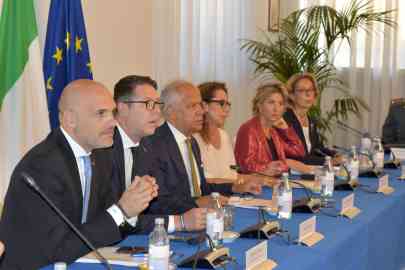 Interior Minister Matteo Piantedosi, third from left, chairs the meeting of the National Committee for Order and Public Security at the Prefecture of Prato, August 15, 2025 | Photo: ANSA/ UFFICIO STAMPA VIMINALE.