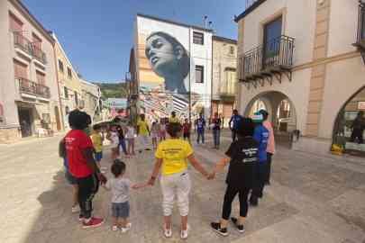 Migrants in Campofiorito, in the Palermo province | Photo: Credit: ANSA