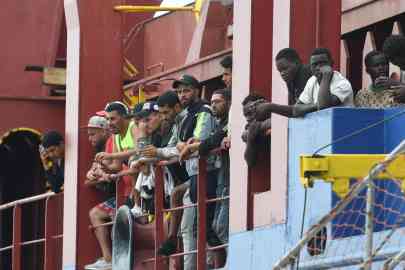 Rescued migrants, mainly of North African origin, in the port of Salerno, Italy | Photo: ARCHIVE/ANSA/MASSIMO PICA