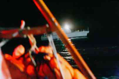 Libyan officials reportedly started firing at the Sea-Watch 5 before its rescue mission had even fully been completed | Photo: Sea-Watch