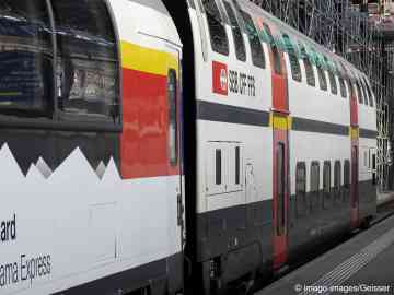 Most migrants arriving from Switzerland travel by train | Photo: Imago Images