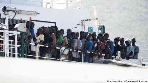File photo used as illustration: A Frontex ship carrying African migrants | Photo: picture alliance / Zuma press / l. Romano