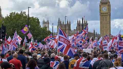 The event saw attendees march over Westminster Bridge before rallying near Downing Street for speeches | Photo: Stuart Brock / Anadolu / picture alliance