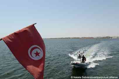 File photo used as illustration: Did the Tunisian coast guard ram a migrant boat and cause 52 people to drown? | Photo: Natalia Seliverstova/dpa/picture-alliance