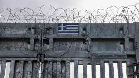 File photo: NGOs supporting migrants accuse Greek authorities of isolating migrants in an attempt to deter others from entering Greece | Photo: A. Avramidis / Reuters