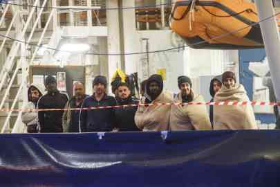 Migrants rescued from the Geo Barents ship operated by NGO Doctors Without Borders (MSF) arrive in the Italian port of Ravenna | Photo: Archive / ANSA / Fabrizio Zani