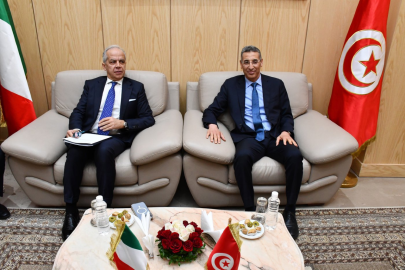 Tunisian Interior Minister Taoufik Charfeddine (R) speaks with Italian Interior Minister Matteo Piantedosi (L), at the Tunisian Ministry of the Interior in Tunis, Tunisia | Photo: EPA/Tunisian Interior Minister Press Service