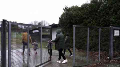 Mirsa and Selim sold everything to bring their children to Germany | Photos: Arber Bajrami/DW