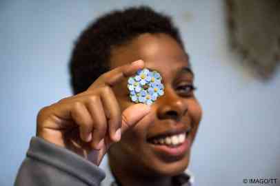 Murhaf Hamid almost doubled the money he had already raised in a week selling Mayflowers for a Swedish charity Majblomman | Photo: Johann Nilson / Imago / TT news