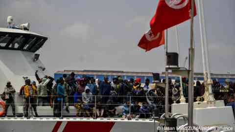 From file: Migrants intercepted by Tunisia's National Guard at sea are brought back into the port of Sfax, after which, say HRW, some were expelled to the border regions | Photo: Hasan Mrad / Zuma / picture alliance
