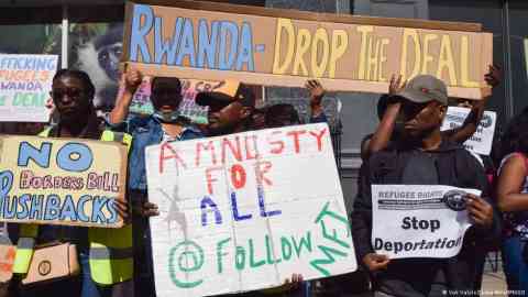The deportation deal between the UK and Rwanda has provoked many protests | Photo: Vuk Valcic/Zuma Wire/Imago