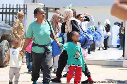 Migrants from Nigeria and Mali are repatriated by plane to their home countries, in Tripoli, Libya on July 29, 2024 | Photo: Hamza Al Ahmar / Anadolu / picture alliance