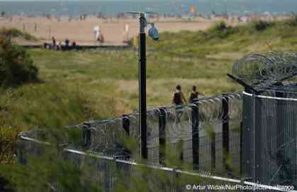 Photo for illustration: Security fences around Ouistreham ferry terminal, Normandy, France | Photo: picture alliance