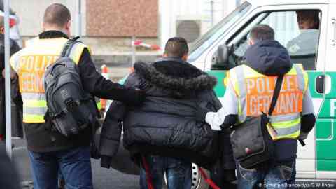 The German government wants to step up repatriations and deportations | Photo: picture-alliance/dpa/S.Willnow