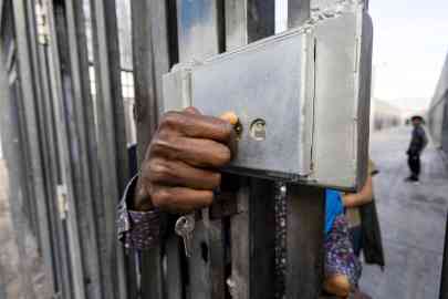 Bars on an Italian repatriation center | Photo: ARCHIVE/ANSA/MASSIMO PERCOSSI