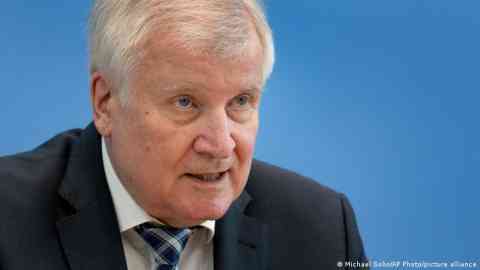 Photo used as illustration: Former interior minister Horst Seehofer was the first minister to give evidence before the Afghanistan committee of inquiry | Photo: Michael Sohn / picture alliance