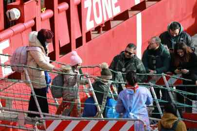 File photo: Migrant minors disembarking from humanitarian vessel Ocean Viking | Photo: ARCHIVE/ANSA/DONATO FASANO