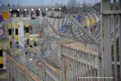 File photo: Barbed wire marking the border between Bulgaria and Turkey  | Photo: AP Photo/Hristo Rusev