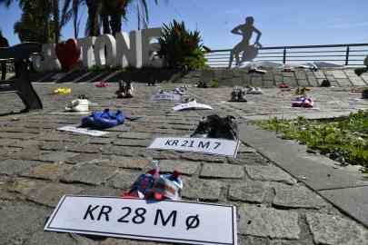 An installation in Crotone to commemorate the victims of the Cutro shipwreck | Photo: ARCHIVE/ANSA/GIUSEPPE PIPITA