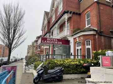 A hotel in Brighton and Hove, UK, where unaccompanied asylum seeker children were controversially held. Photo dated January 25, 2023 | Photo: Burak Bir / Anadolu Agency