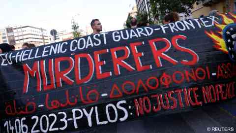 Questions are being asked about who is responsible for the shipwreck in which hundreds of migrants are thought to have died off Greece on Wednesday | Photo: Louiza Vradi / Reuters