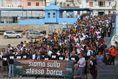 File photo: A march on Lampedusa under the banner 'we are on the same boat' to remember the victims of the shipwreck on October 3, 2013, that occurred off the island | Photo: Pasquale Claudio Montana Lampo / ANSA