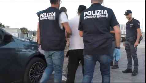 Flying squad police officers during an arrest | Photo: QUESTURA DI AGRIGENTO
        