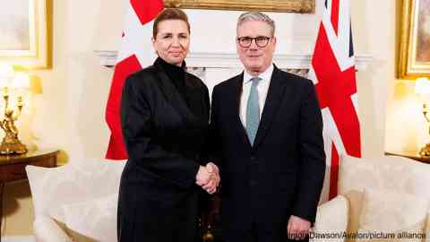 File photo: Danish leader Mette Frederiksen (l) and British Prime Minister Keir Starmer (r) have written a joint letter, calling for a reinterpretation of the ECHR to meet the challenges of modern migration management policies | Photo: Photoshot / picture alliance
