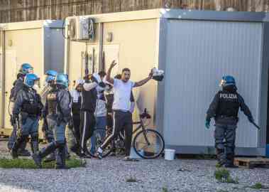 The facility in Via Corelli in Milan has become infamous for its dire conditions | Photo: ARCHIVE/ANSA/ANDREA FASANI