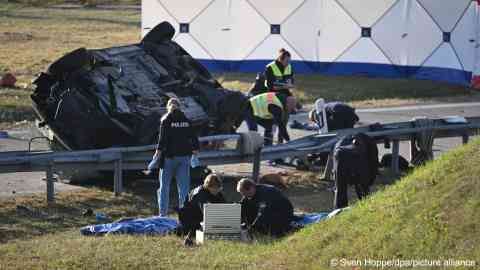 File photo: The van crashed after trying to escape a police check at 180 kilometers per hour | Photo: Sven Hoppe / dpa / picture alliance