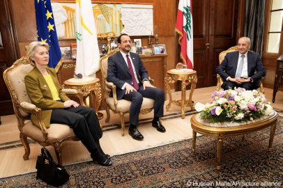 Ursula von der Leyen and Nikos Christodoulides met with Lebanese parliamentary speaker Nabih Berri (far right) in Beirut last week. | Photo: Hussein Malla/AP/picture alliance