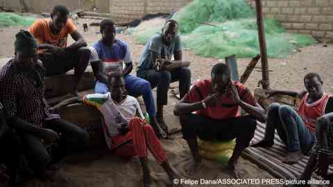 From file: Relatives of migrants who set out for Europe from Senegal in 2023 | Photo: Felipe Dana/ASSOCIATED PRESS/picture alliance