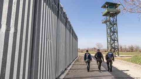 Far-right parties and governments are trying to exert influence on the EU's asylum policy | Photo: Nicolas Economou/NurPhoto/picture alliance