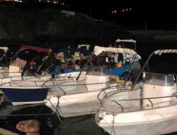 From file: Archive: A group of migrants arrives at the port of Scauri, on the island of Pantelleria | Photo:  ANSA