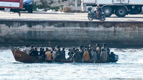 An estimated 120 boats carrying irregular migrants arrived in Lampedusa in one week in September | Photo: Cecilia Fabiano / AP Photo / picture alliance