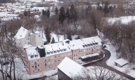 Hebertshausen is a small community located in southern Bavaria. It has a population of around 5,200 people. | Photo: DW screenshot