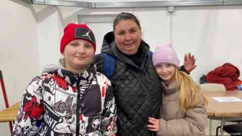 A Ukrainian librarian from Kiliya has been displaced twice, and is seeking a better future for her children | Photo: Sabina Fai/DW