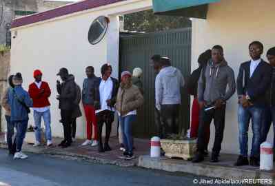 From file: Ivory Coast nationals living in Tunisia and seeking repatriation wait outside the embassy of Ivory Coast in Tunis, Tunisia, February 27, 2023 | Photo: Jihed Abidellaoui /Reuters