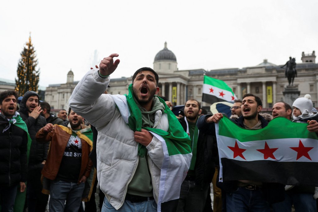 Des Syriens fêtent la chute de Bachar al-Assad à Londres, le 8 décembre 2024. Crédit : Reuters