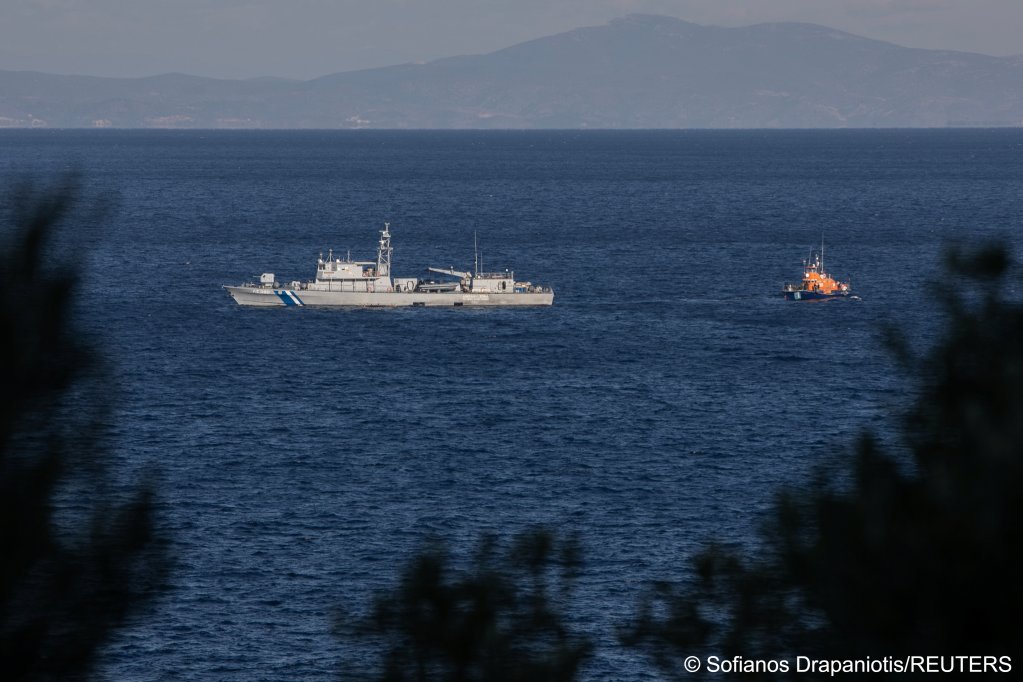 Un navire des gardes-côtes grecs au large de l'île de Samos, le 25 novembre 2024 (image d'illustration). Crédit : Reuters 