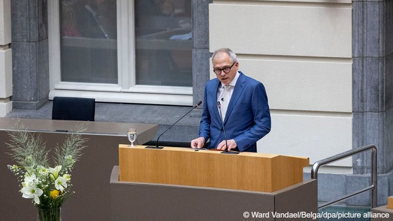 Flemish Minister-President Matthias Diependaele presenting the 'Septemberverklaring' (September Declaration), September 30, 2024 | Photo: Ward Vandael / picture alliance / BELGA PHOTO