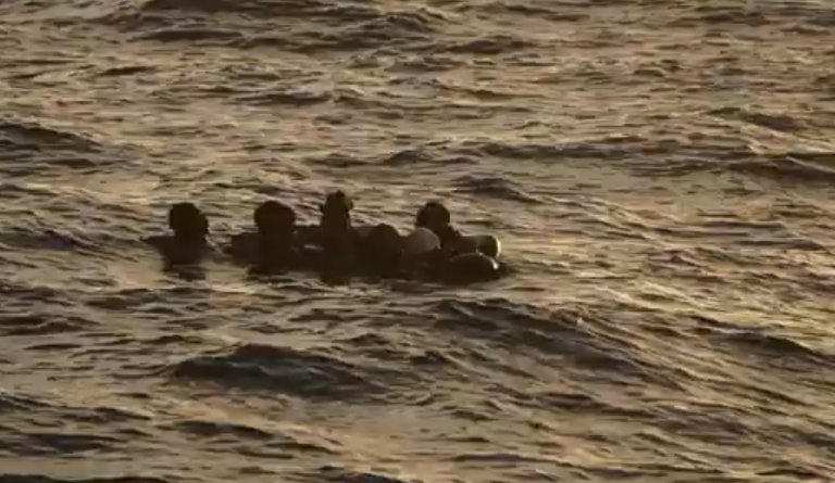 Quinze migrants ont été secourus dans le naufrage survenu le 26 janvier au large de Lampedusa. Crédit : Sea Punks