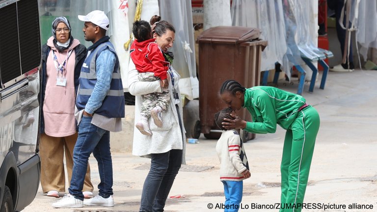 From file: Migrants arriving earlier in April in Lampedusa, where the reception center is once again over capacity | Photo: Alberto Lo Bianco/LaPresse via ZUMA Press

 

: Alberto Lo Bianco/ZUMAPRESS/picture alliance