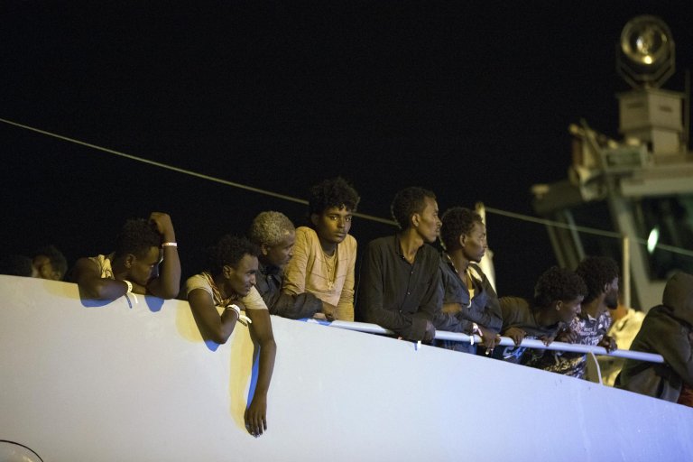 File photo: Migrants disembark from Frontex ship "Protector" at the port of Pozzallo, Sicily, Italy, July 16, 2018 | Photo: ANSA / FRANCESCO RUTA