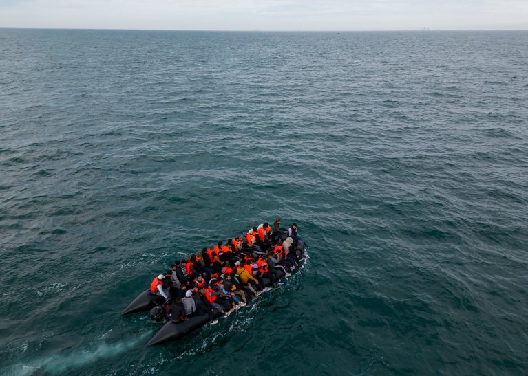 Des migrants traversant la Manche, le 6 août 2024. Crédit : Reuters