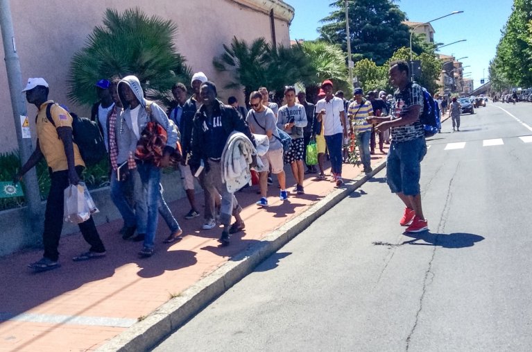 Migrants being transferred to Campo Roja in Ventimiglia during the emergency in summer 2016 | Photo:  ARCHIVE PHOTO ANSA