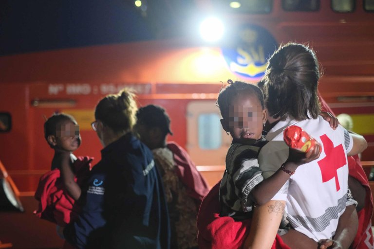 File photo: Spain has pledged 100 million euros to help manage reception for unaccompanied migrant minors arriving on the Canary Islands | Photo: EPA / Angel Medina
