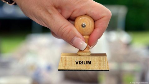 ألمانيا: إصدار أكثر من 100 ألف تأشيرة لم شمل عائلات اللاجئين في 2025